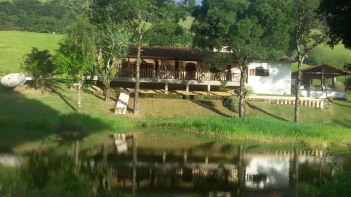 Hospedagem Faz. Soberana Villa Macae Exterior photo